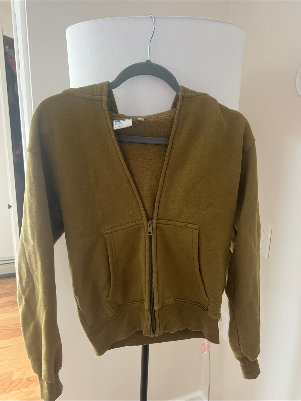 ARITZIA TNA cozy fleece Olive Green Zip-Up Hoodie